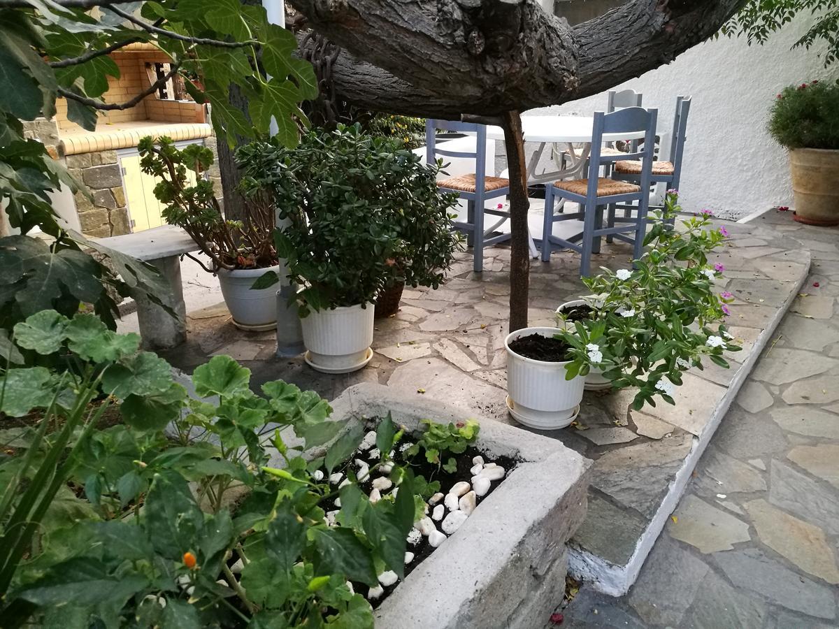 Gerania Milos Apartment Adamantas  Bagian luar foto