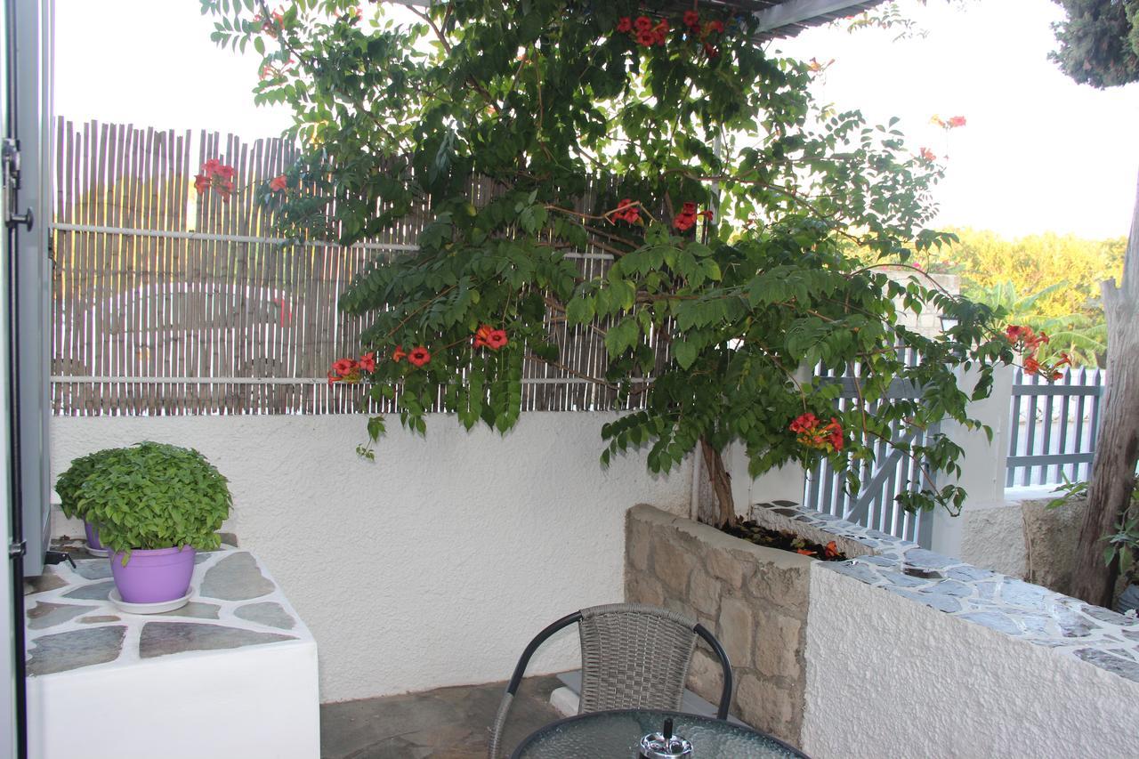 Gerania Milos Apartment Adamantas  Bagian luar foto