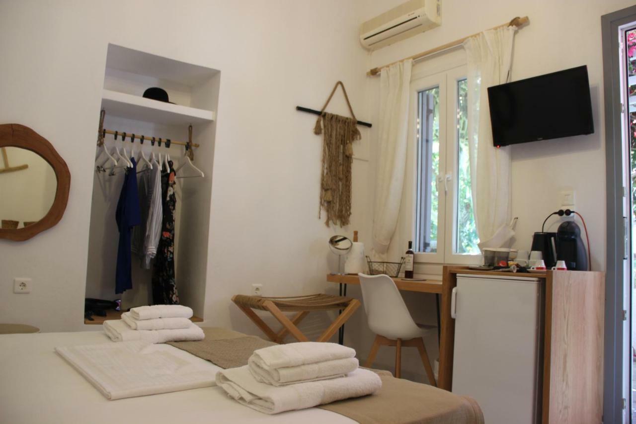 Gerania Milos Apartment Adamantas  Bagian luar foto